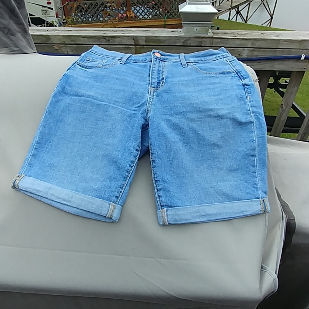 New old navy cuff Jean short's